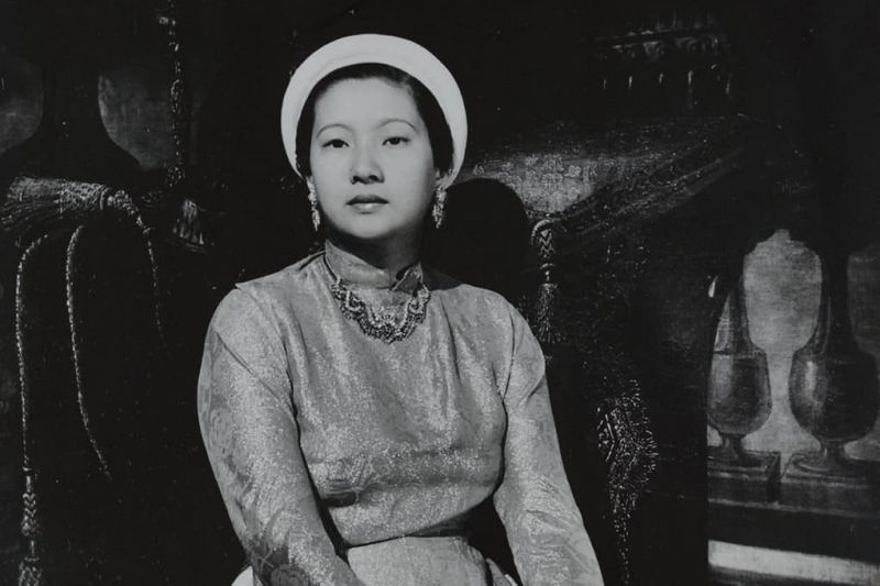 Tập tin:Chan-dung-3-1-5910-1721729554.jpg