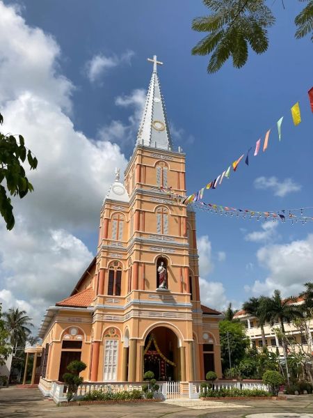 Tập tin:Nhà thờ Thánh Tâm.jpg