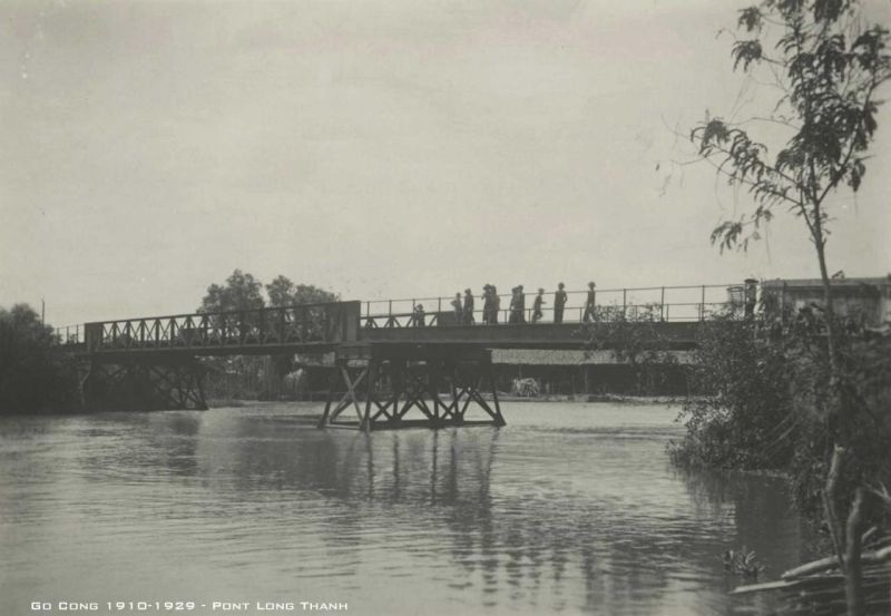 Tập tin:Go-Cong-thap-nien-1920-10-1.jpg
