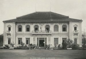 Go-Cong-thap-nien-1920-02.jpg