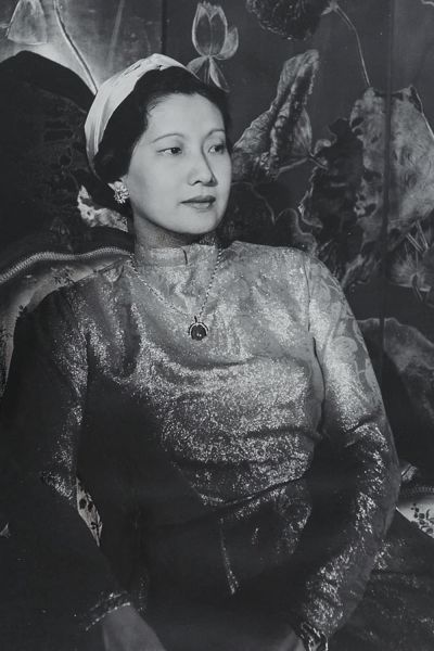 Tập tin:Chan-dung-3-4-8979-1721729554.jpg