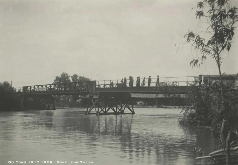 Tập tin:Go-Cong-thap-nien-1920-10-1.webp