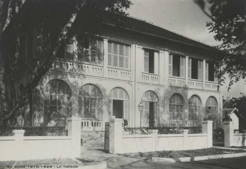 Tập tin:Go-Cong-thap-nien-1920-14-1.jpg