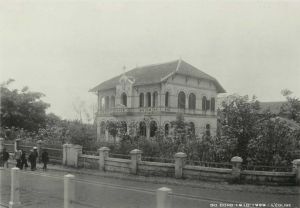 Go-Cong-thap-nien-1920-09.jpg