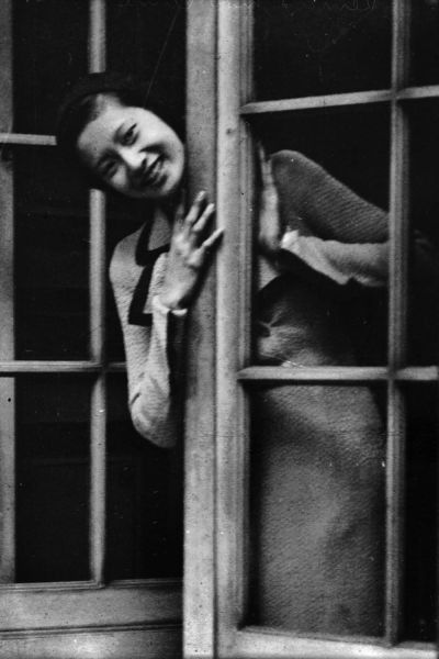 Tập tin:Anh-cuc-quy-ve-ve-dep-tuyet-sac-cua-nam-phuong-hoang-hau-Hinh-2.jpg